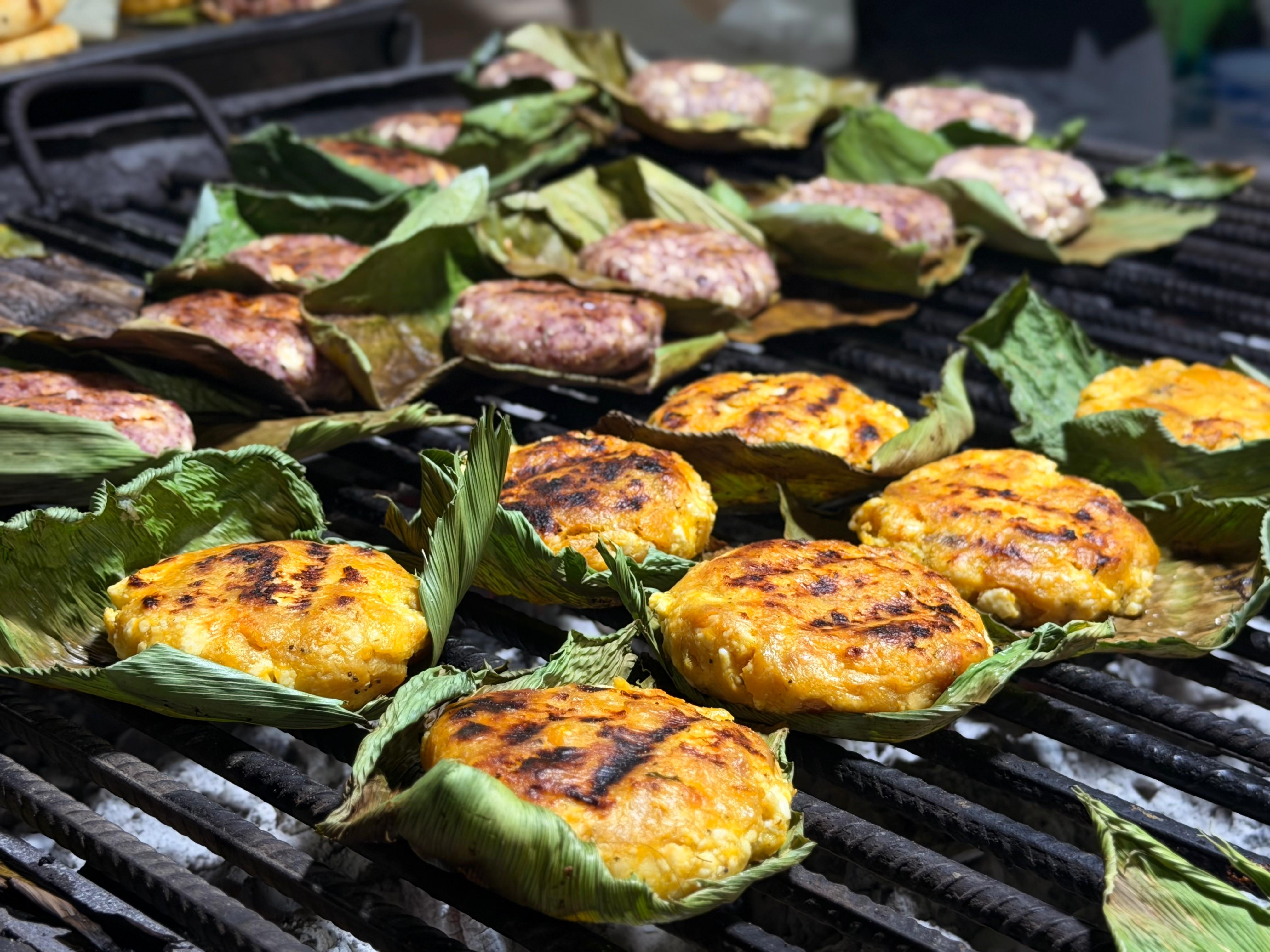 Arepa de plátano maduro con queso de AREPIN